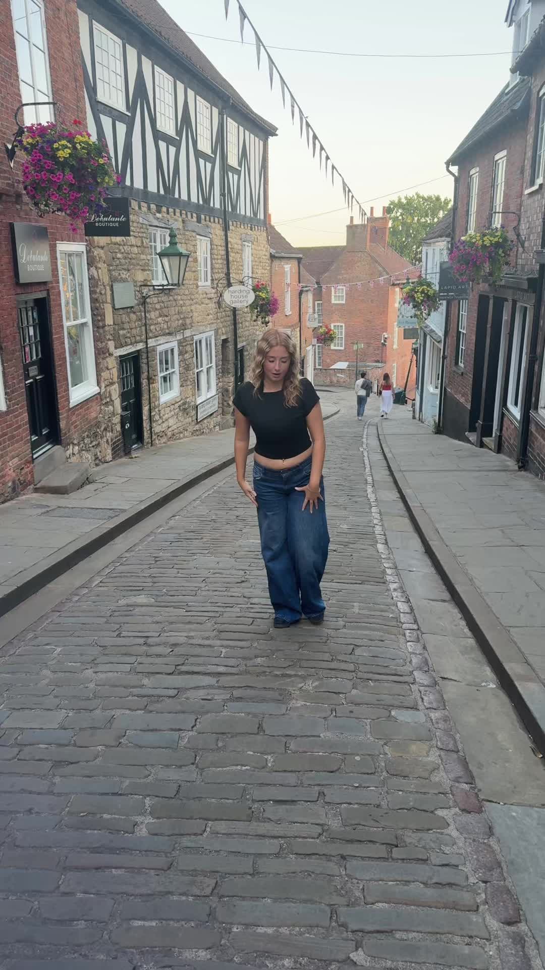 @elissa.mccrudden4 Tackling steep hill whilst drunk is a talent #lincoln #steeph…